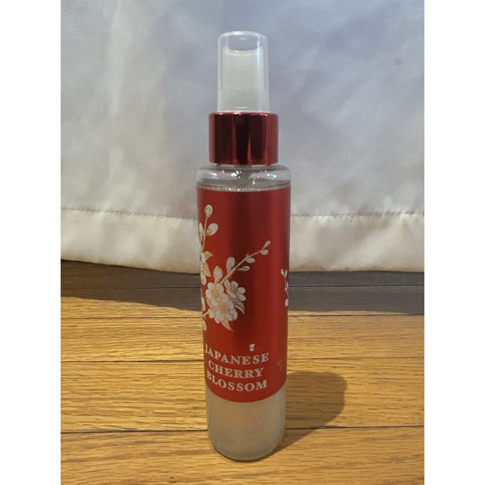 New Bath & Body Works Japanese Cherry Blossom Diamond Shimmer Mist - Picture 1 of 2